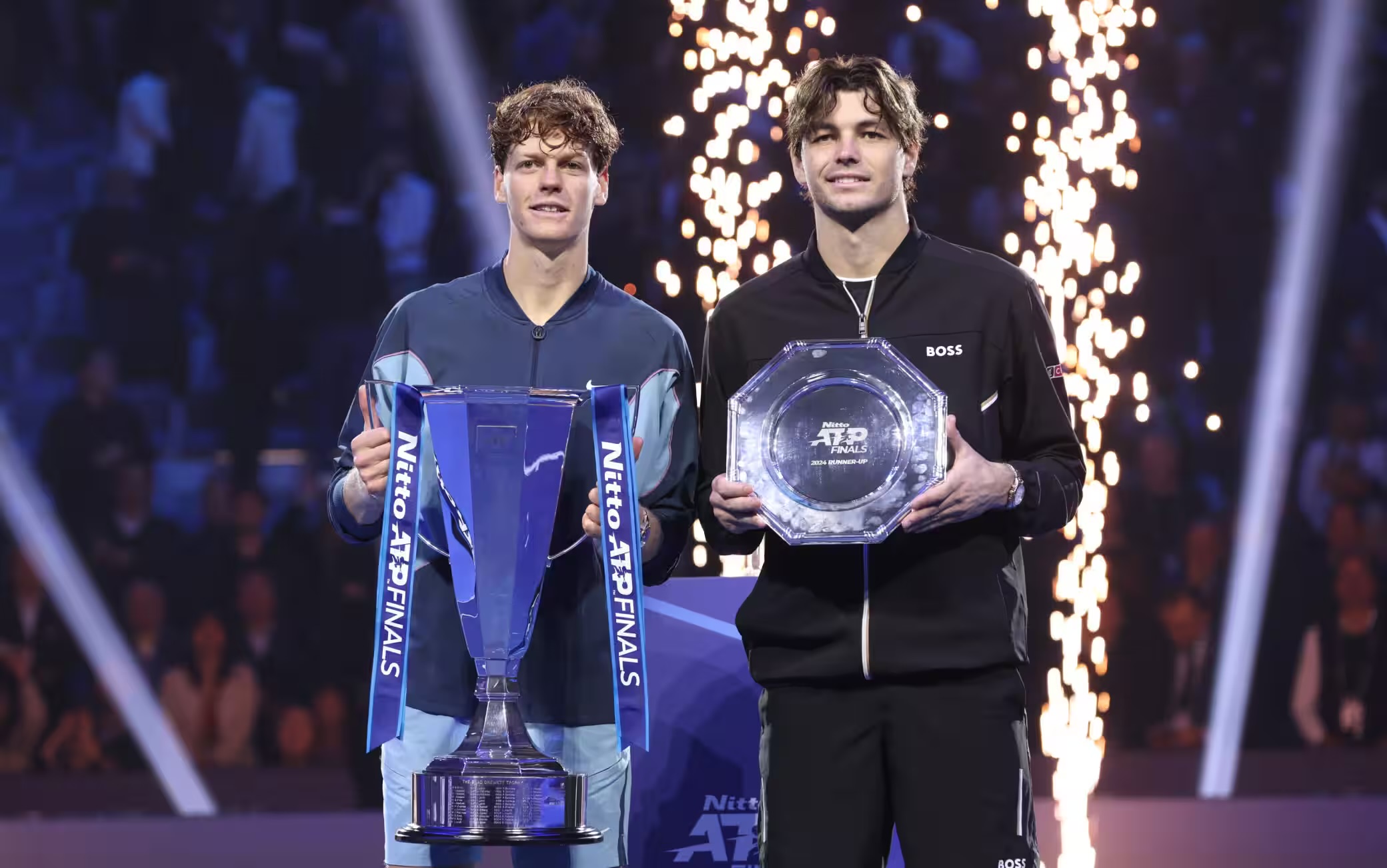 Sinner con il trofeo