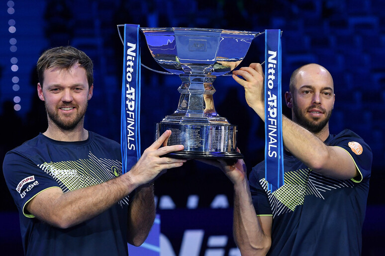 Krawietz e Puetz con il trofeo
